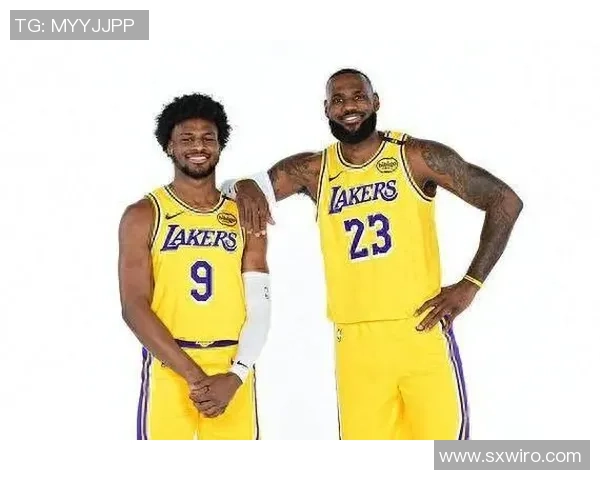 詹姆斯父子同台倒计时布朗尼正式宣布参加NBA选秀大赛