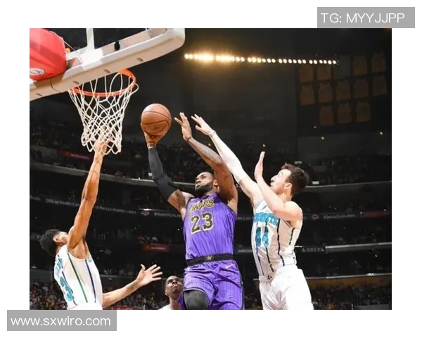 黄蜂与快船在深圳展开激烈对决战报详解与精彩瞬间回顾